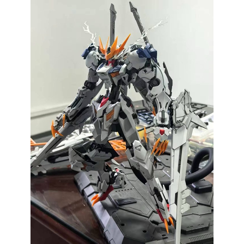 Pre-Order 】WOLF Technology MG 1/100 Gundam Barbatos Lupus Rex