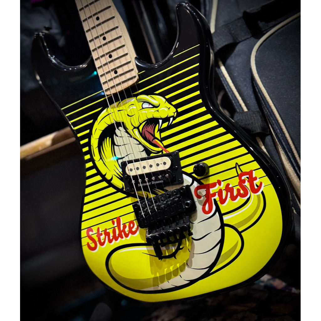 KRAMER BARETTA REVERSE HEADSTOCK COBRA BLACK YELLOW Baretta, Custom ...