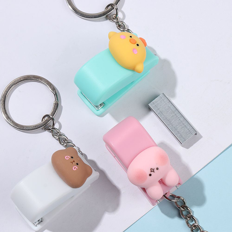 𝐂𝐇𝐈𝐋𝐃 𝐅𝐑𝐈𝐄𝐍𝐃𝐋𝐘 Cute Cartoon Mini Keychain Stapler Paper Binder ...