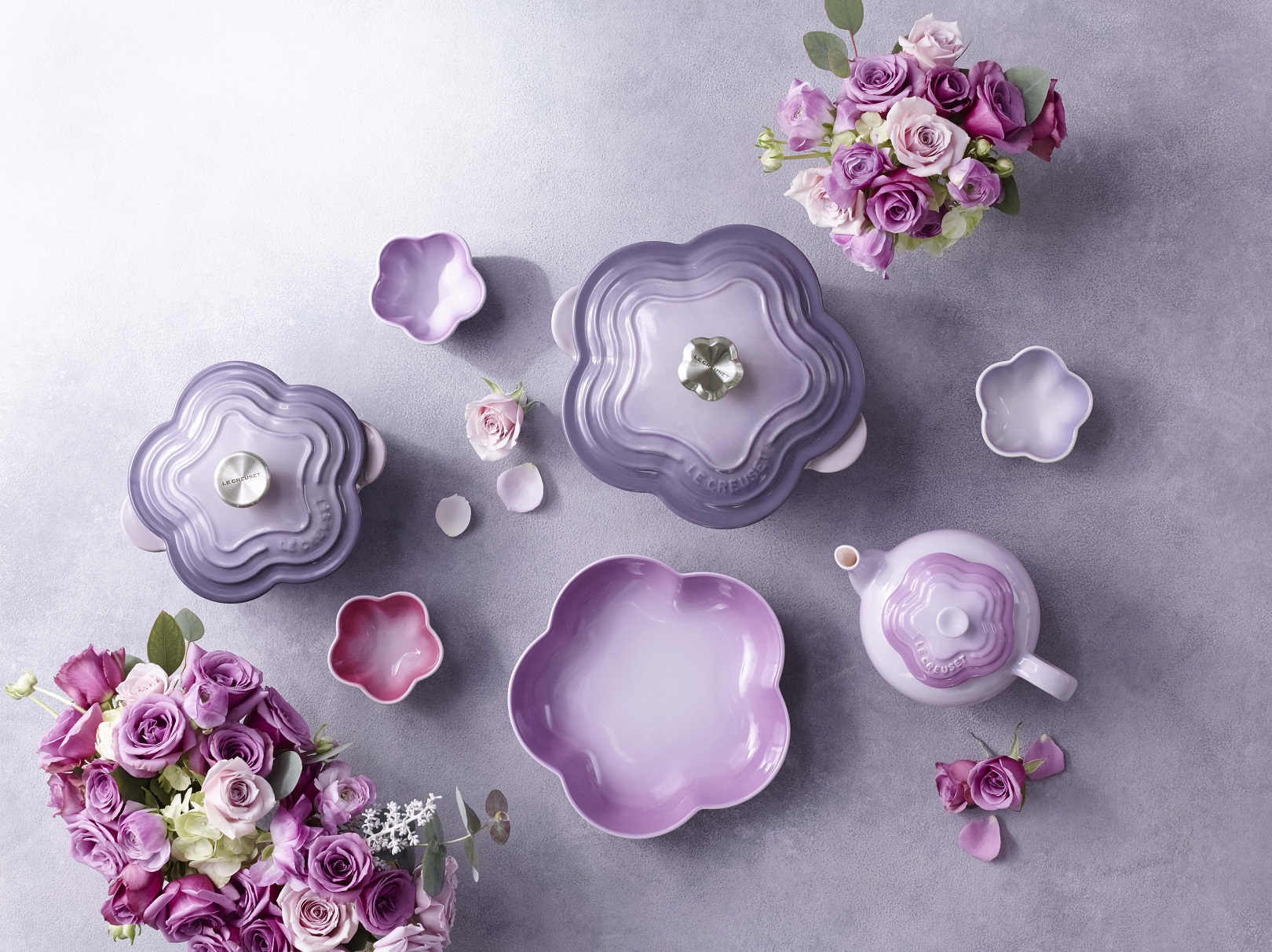 Le Creuset Stoneware Medium Flower Dish 20cm Marine Shopee