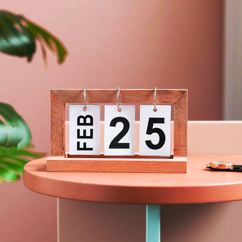 wooden-desk-calendar-nordic-vintage-flipping-standing-wood