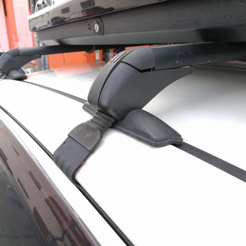 Udbrud 2 pezzi Universal Roof Bar, Roof Bar Shovel Holder con 4 viti e 4 dadi, Wall Mount Accessories Truck Boat Holder, Kit di Montaggio a Morsetto per Camion