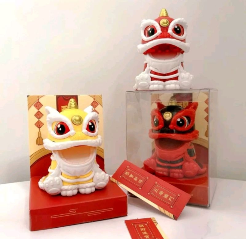 Lvifloae Solar Lion Car Dashboard Wake Lion Dancing Car Ornament Automatic Nodding Bring Fortune Energy Saving Solar Waking Lion For Gift Car Decoration (Red) (Black