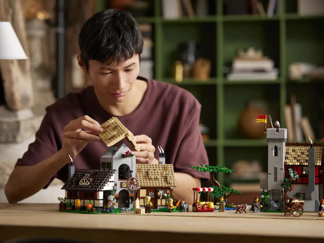 (Ready Stock) 10332 Lego Icons Medieval Town Square Building Toy (3304 ...