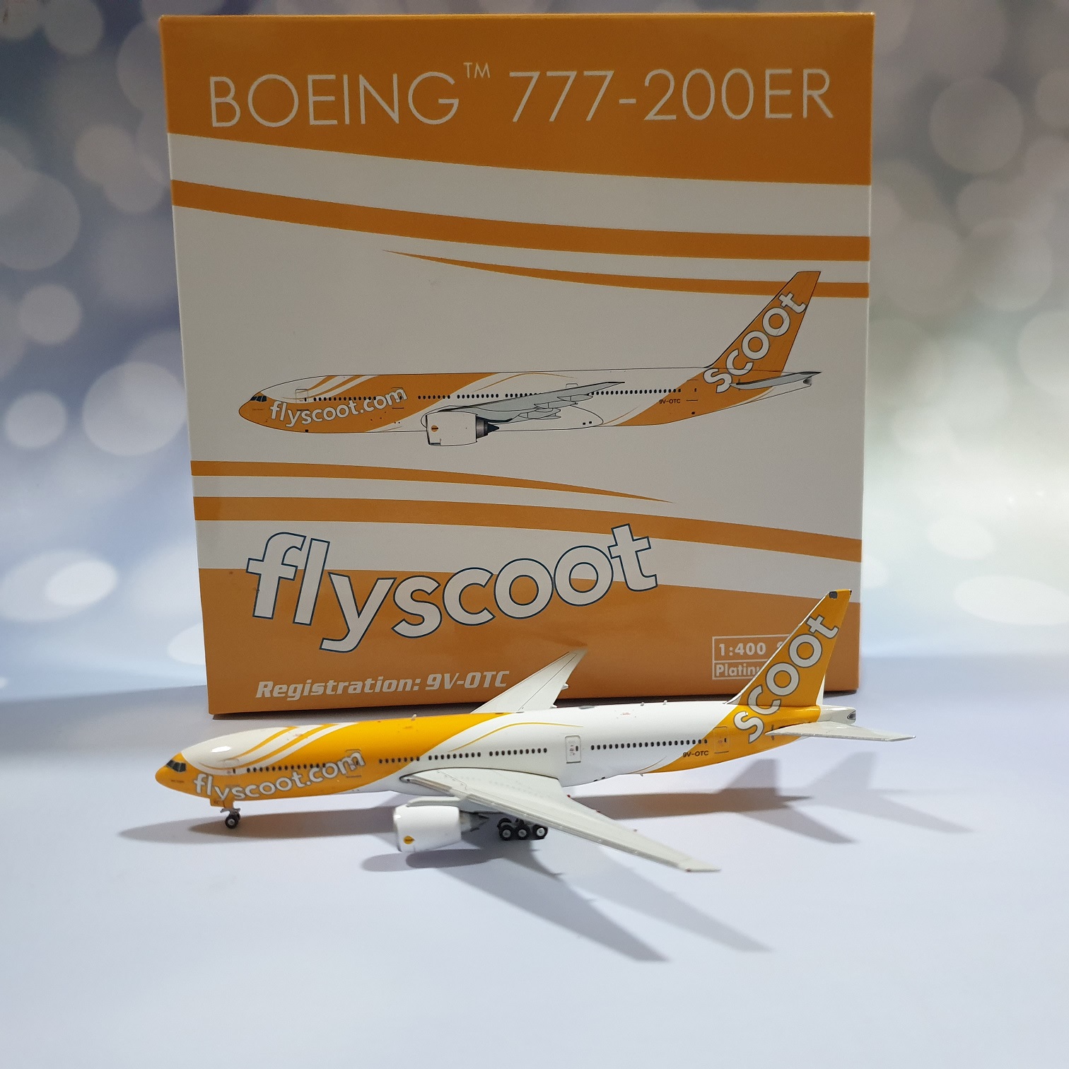 Phoenix Models Flyscoot Boeing 777-200 9V-OTC 1:400 LIMITED EDITION ...