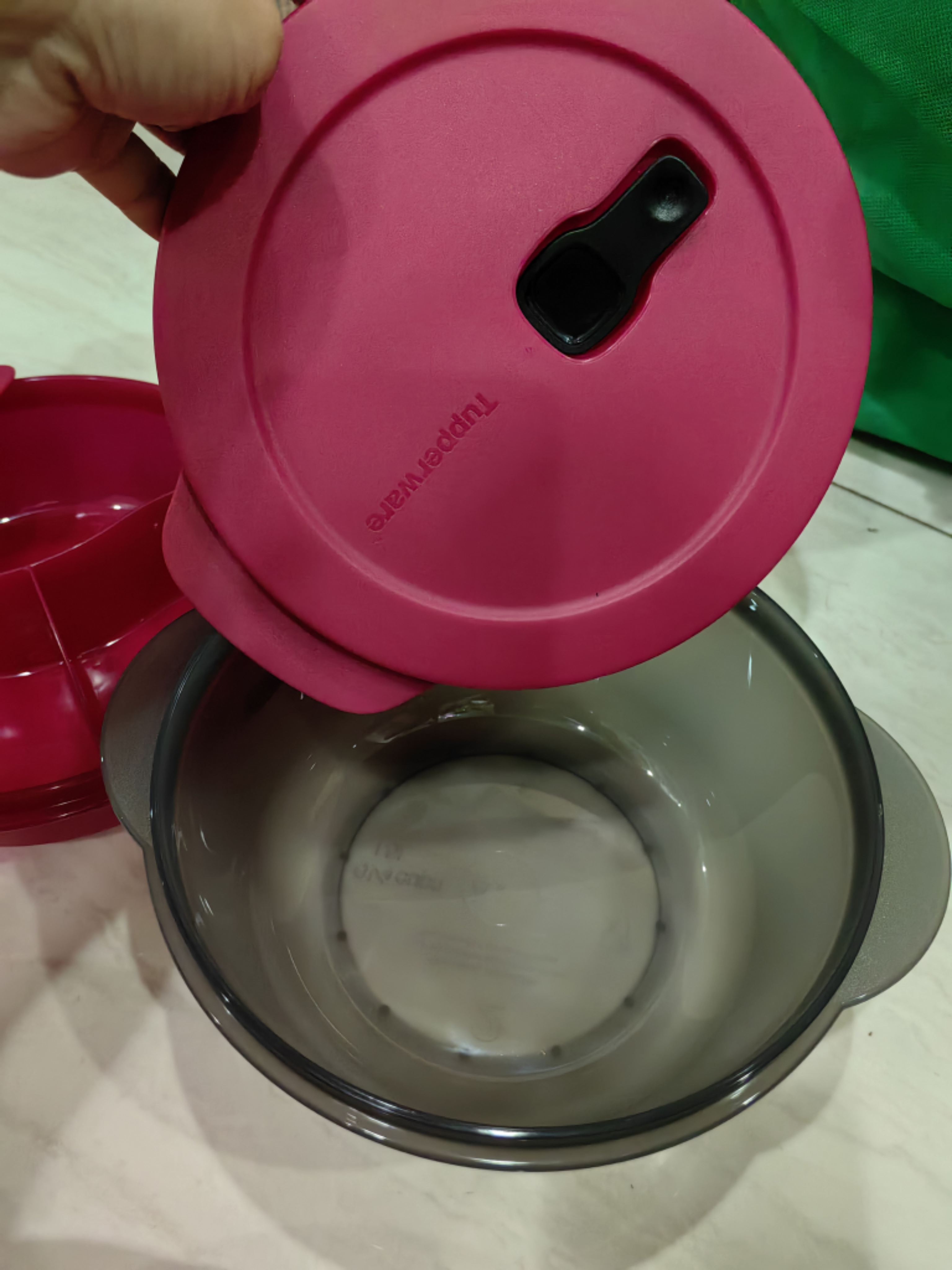 10 warna: Tupperware Crystalwave Round Lunch Box 800ml / 825ml / 1.5L ...