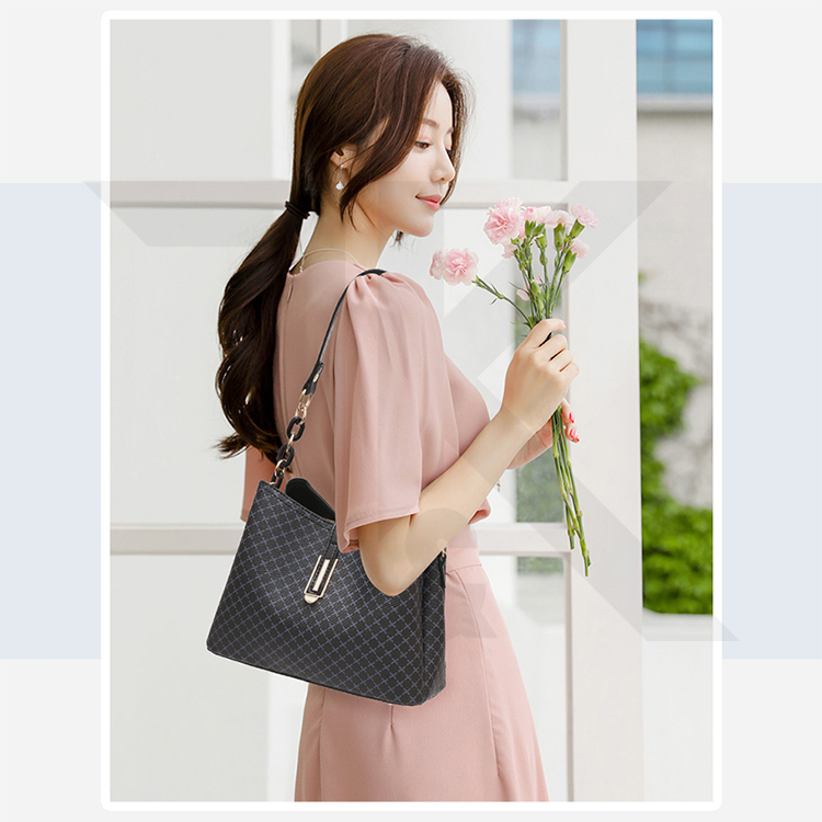 [LOCAL] Vintage Shoulder Bag PU Leather Fashion Handbag Women Sling Bag ...