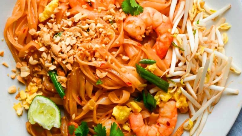 Kuey Teow Pad Thai Original Thailand / Pad thai original Thailand boat ...