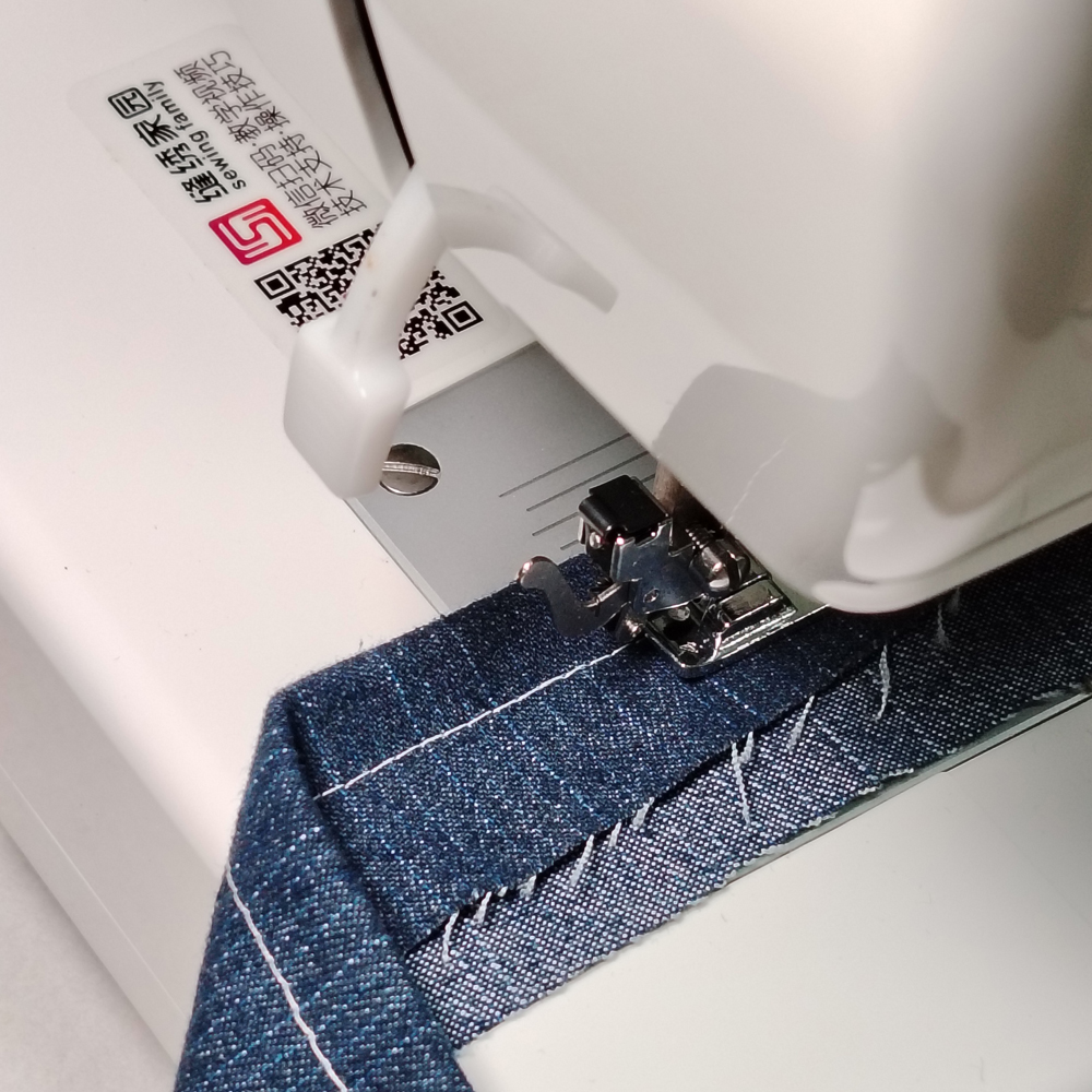 Portable Sewing Machine for Beginner with Pedal Mesin Jahit Automatik ...