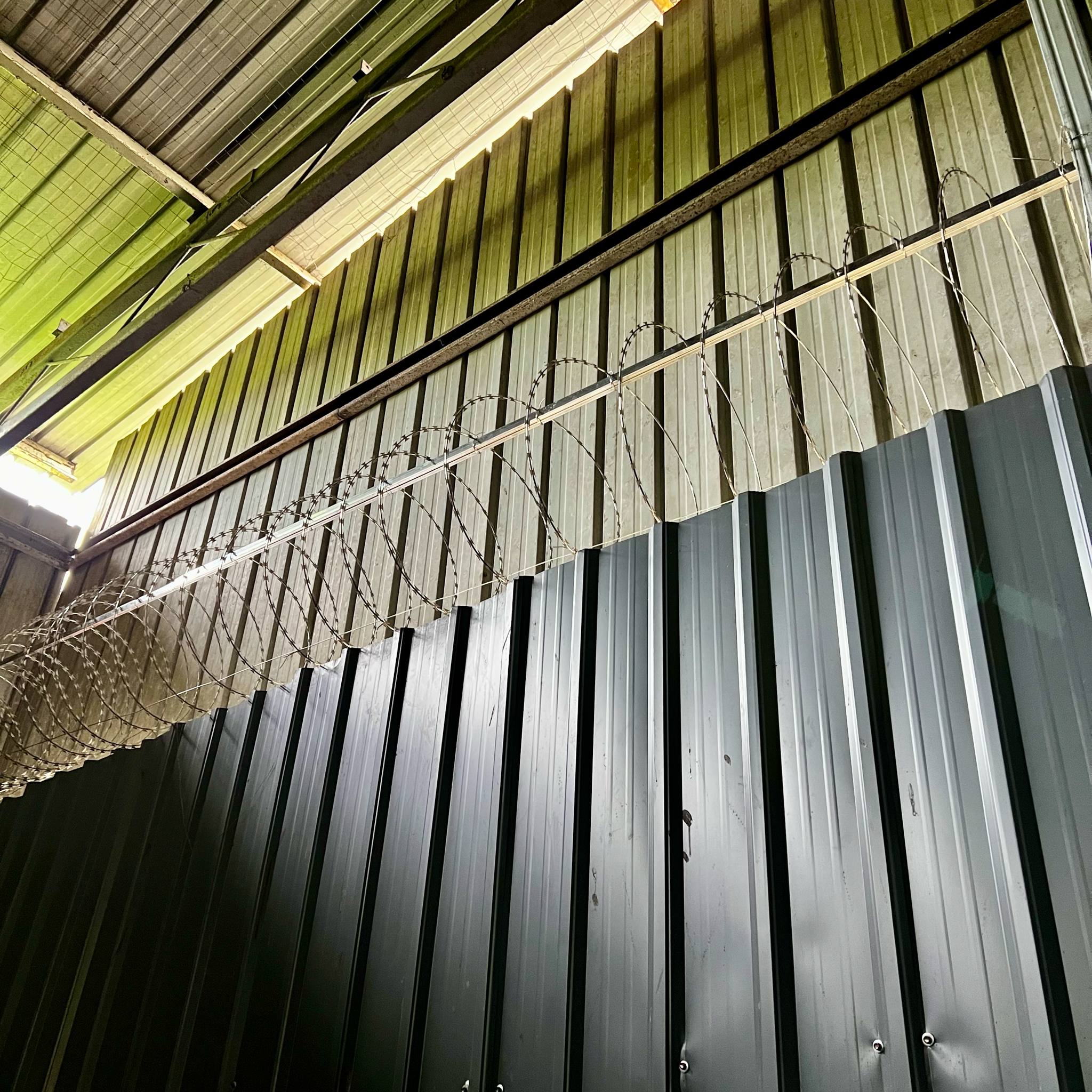 HIGH QUALITY&CHEAP PRICE Stainless Steel Razor Wire/Razor Barbed Wire ...