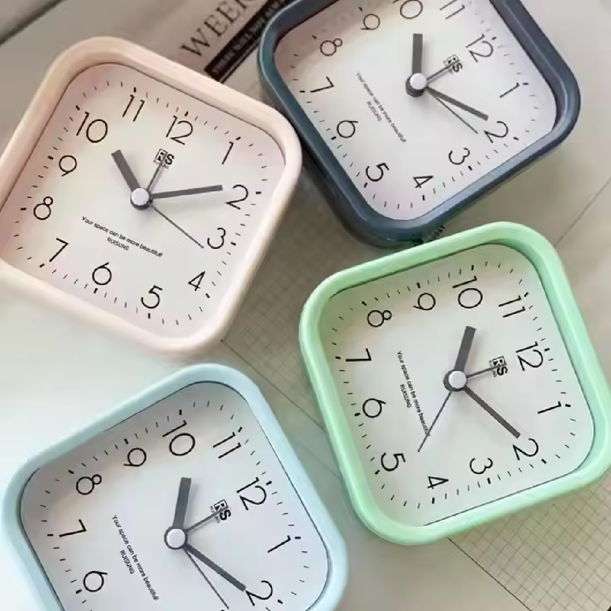 Alarm Clock Fashion Quartz multi-functional desktop alarm clock that's ...