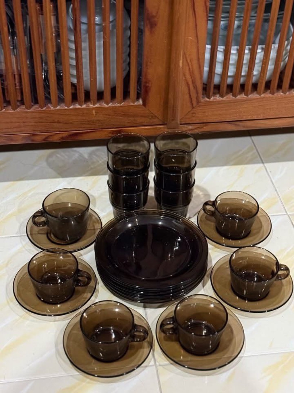 Lot De 5 Tasses Et Soucoupes En Verre Ambré Vereco (Duralex) France, Vintage, état Neuf