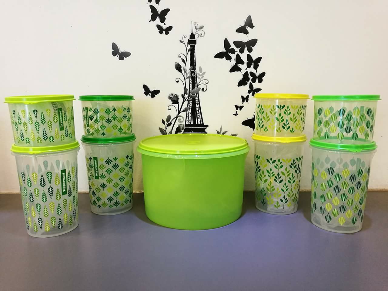 Tupperware Leaf It Up Compact Canister Food container Cheerio Quad ...