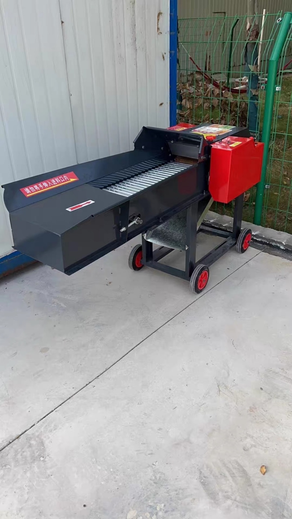 Conveyor Mesin Chopper Pelepah Sawit Shredder Napier Rumput Kisar Belt ...