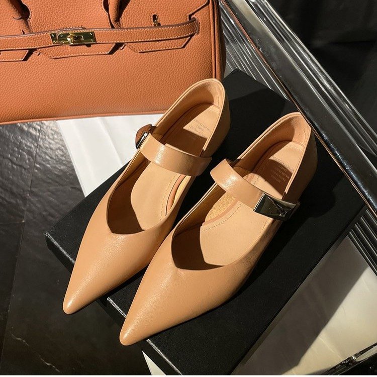 pointed toe block heel shoes