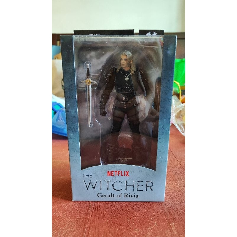 Figurine The Witcher Netflix – Geralt De Riv Saison 1 Avec Cape En Tissu, McFarlane 17,8 Cm, Ultra Articulée
