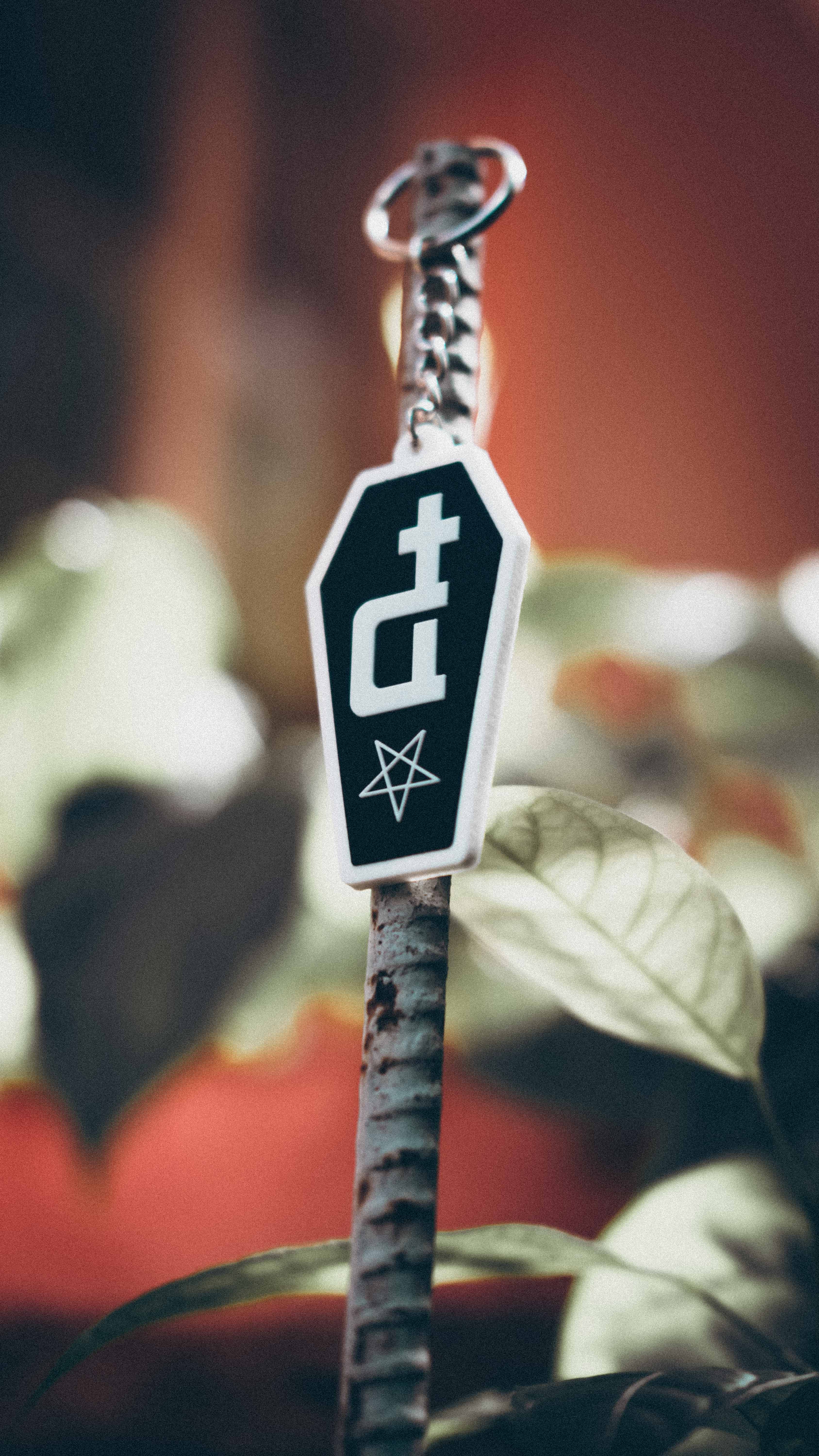DGRAVE PIECES 'CASKET LOGO' BLACK WHITE RUBBER KEYCHAIN | Shopee Malaysia