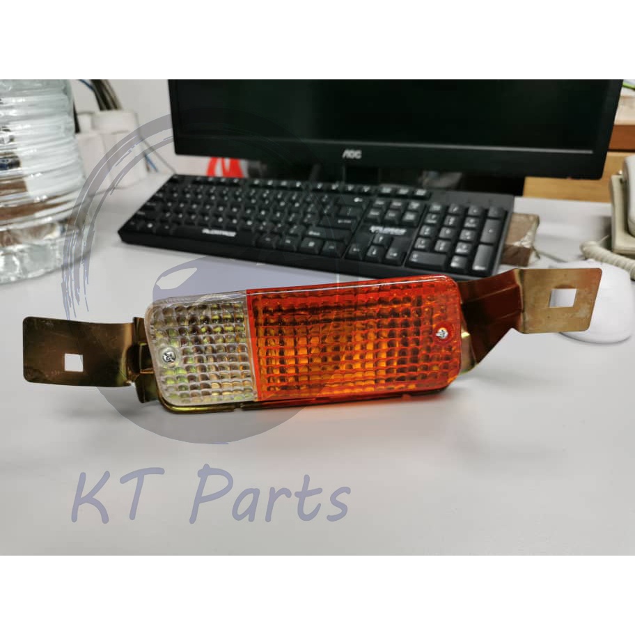 TOYOTA COROLLA KE30 / KE35 / KE36 / KE55 FRONT BUMPER SIGNAL LIGHT LAMP ...