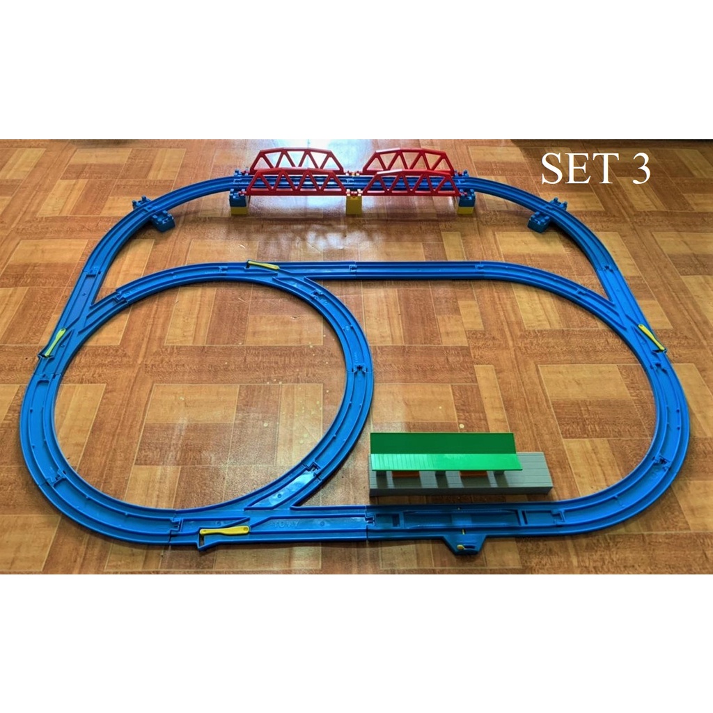 TAKARA TOMY PLARAIL TRACK LAYOUT SET WITH TRAIN (PRELOVED) | Shopee ...