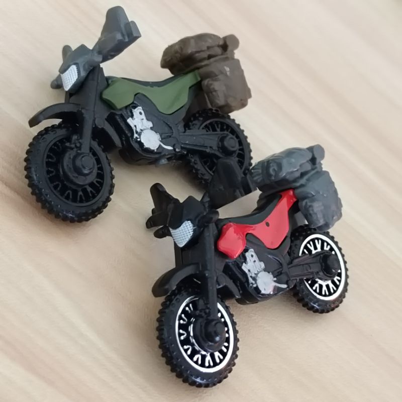 Matchbox Speed Striker – Moto Roja Con Luz Intermitente, Portátil Y Divertida Para Niños