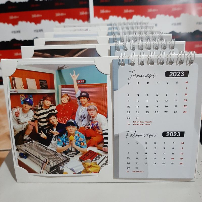 Sitting Calendar 2025 BTS, EXO, NCT, The Boyz,, Stray kids, Treasure