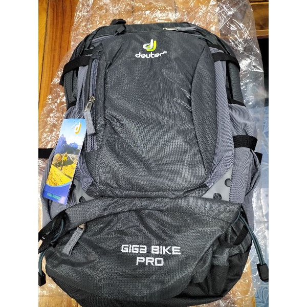 Deuter giga pro shops malaysia