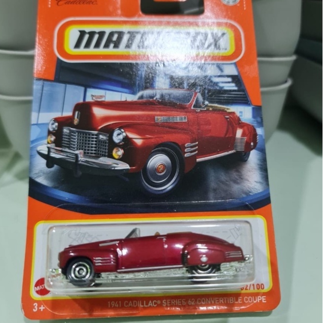Matchbox 1941 Cadillac Series 62 Convertible Coupe - 1:64 Scale Die-Cast Metal Car (Blue)