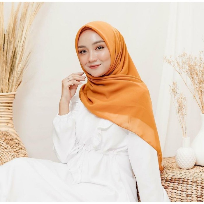 Bella square hijab 115x115 cm | Shopee Malaysia