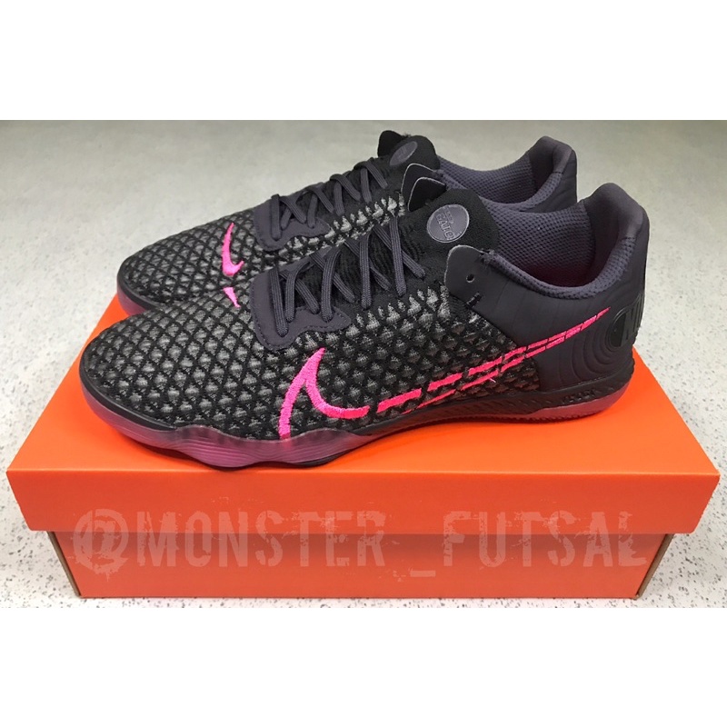 harga sepatu nike react gato