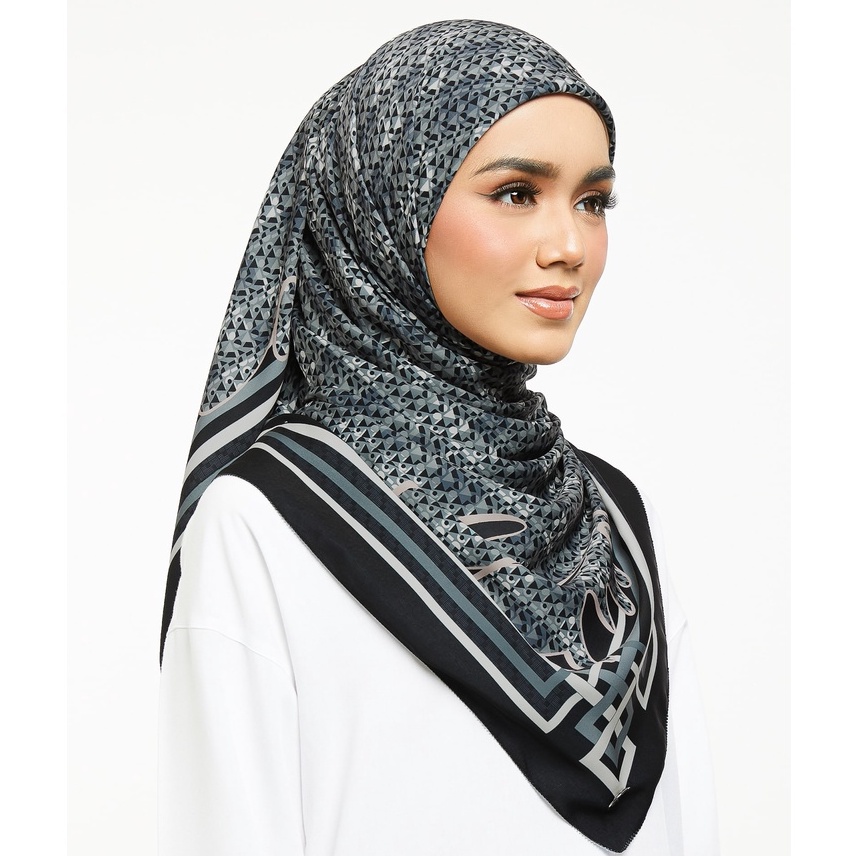 Waarna Everyday Prints: Allure in Sable Black | Shopee Malaysia