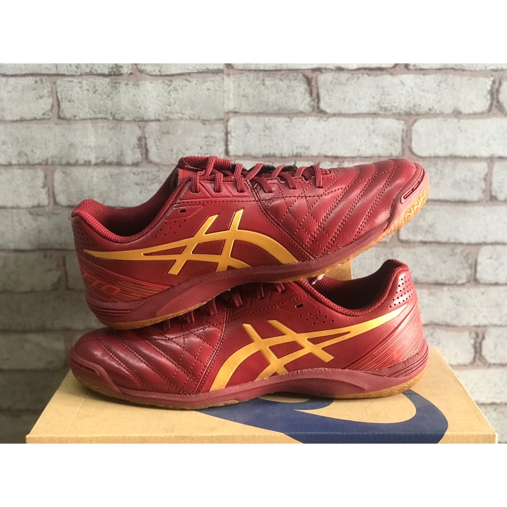 Asics futsal outlet shoes