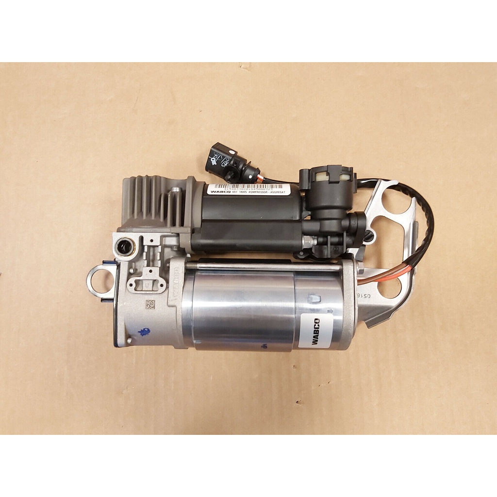 Suitable for Audi Q7 air suspension compressor 4L0698007C 7L0698007A