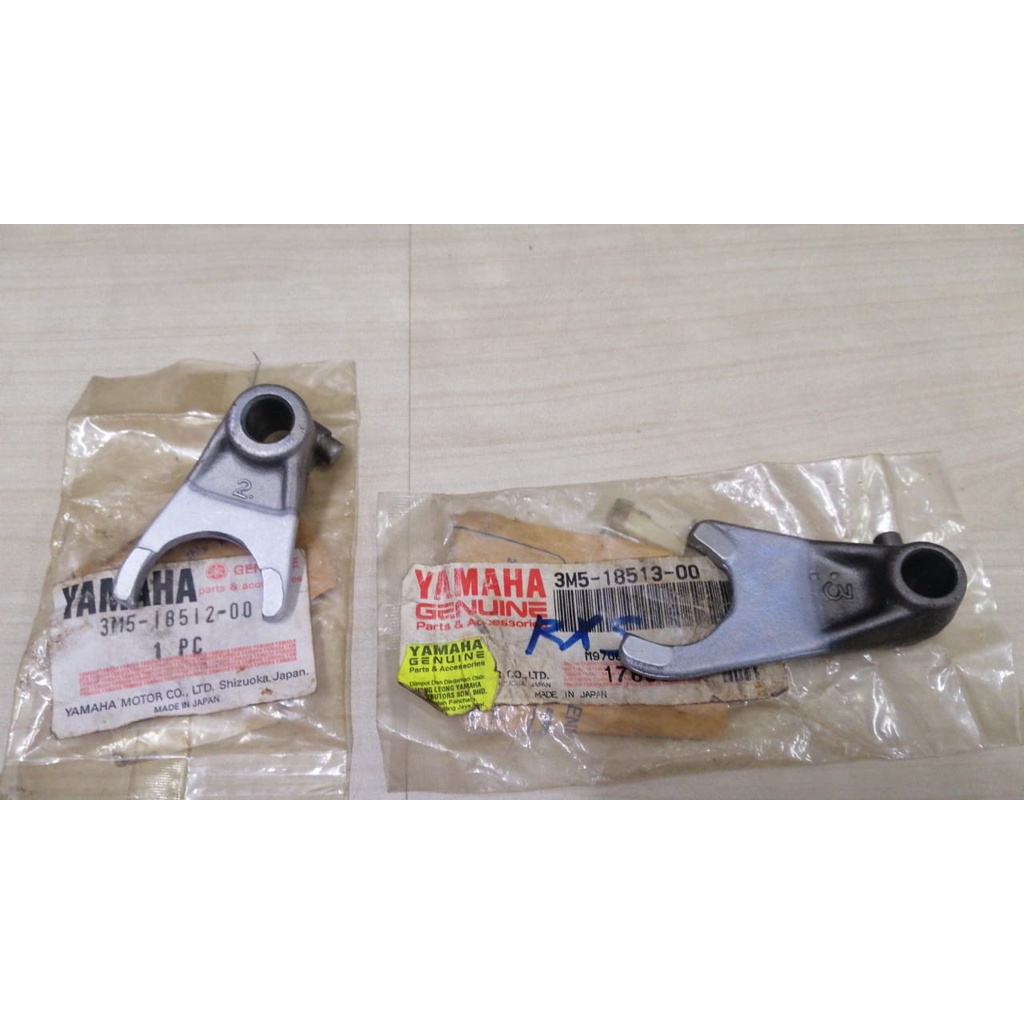 YAMAHA RXS FORK SHIFT ASSY GEAR SHIFT ARM GEAR BOX KETAM FORK SHIFT Y