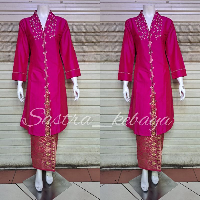 Sksaliha kebaya kurung taffeta Latest Malay // kebaya kurung taffeta v ...