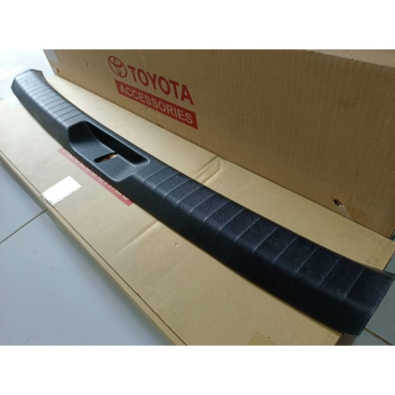 Sill plate Luggage Innova reborn Fortuner vrz original (67935KK010
