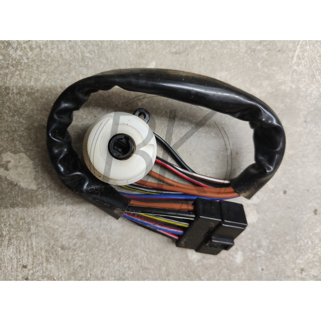 (OEM QUALITY) TOYOTA COROLLA KE70 1980 IGNITION SWITCH SOCKET / KEY SWITCH SOCKET (7 PIN