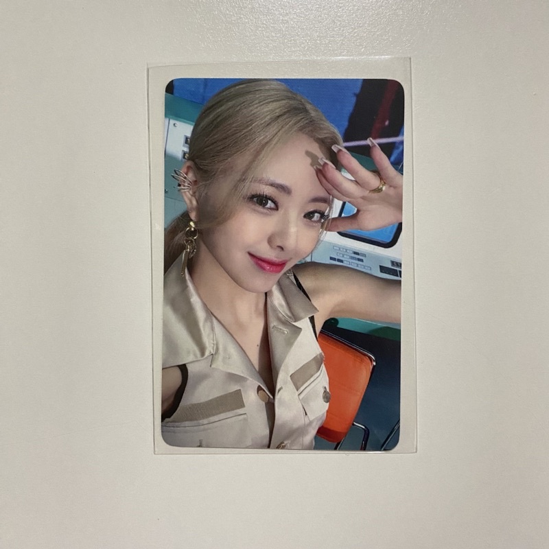 ITZY CHECKMATE YUNA PHOTOCARD PC WITHMUU FANSIGN/VIDEO CALL
