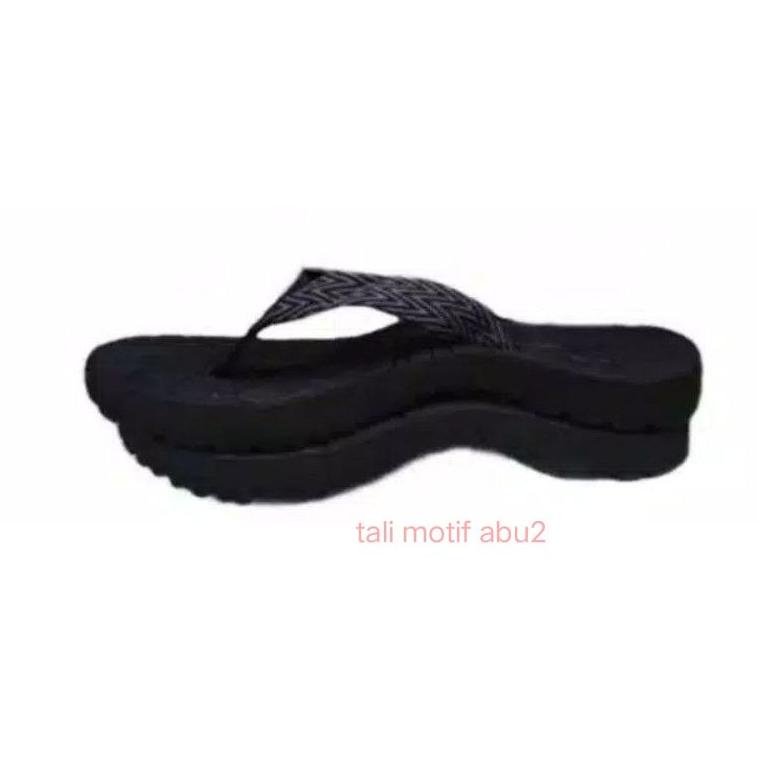 Between the Mountains White and Black Flip Flops main image 1