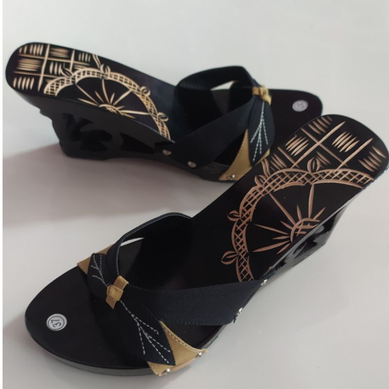 Kelom geulis Wedges sandals 7cm/carved wooden sandals 7cm/fan carved ...