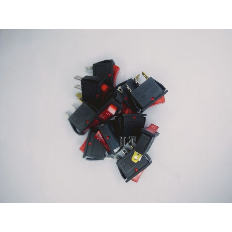 Box on off switch + thin 3 pin light | Shopee Malaysia