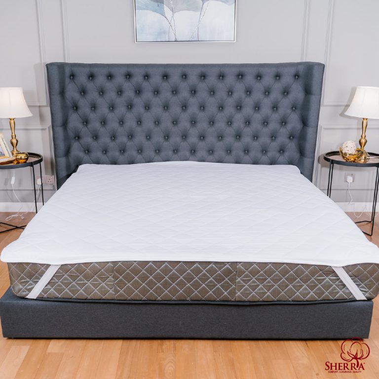 Mattress Protector / Mattress Topper. Quilted. Elastic on all 4 Corners