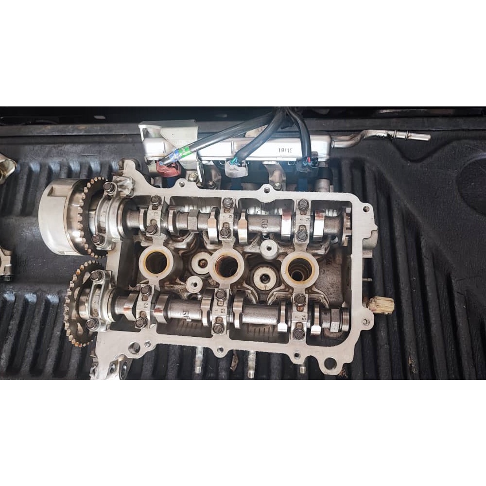 Axia 1.0 Cylinder Head & Valves , Camshaft , Injector Original Used ...