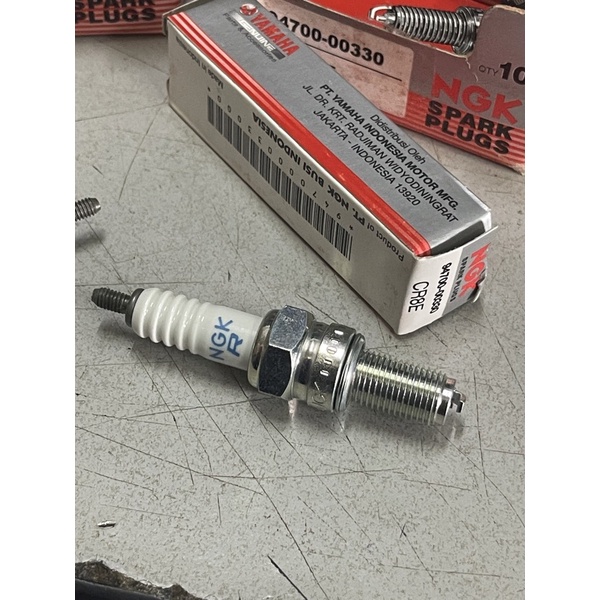 Brand New Genuine NGK Spark Plug CPR8EA-9 Pack of 4 HONDA CB500X 2013