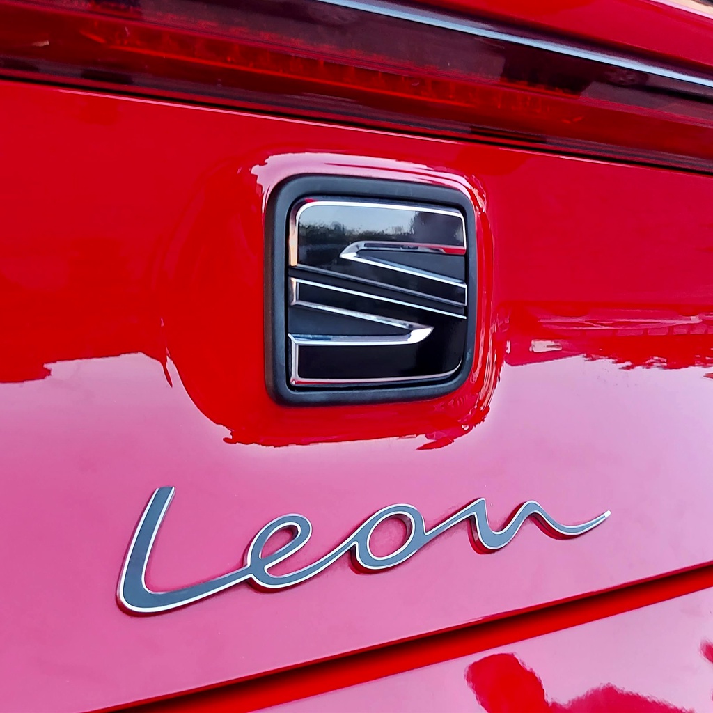 New Seat Leon MK4 Emblem Sticker for Set -Vi̇ni̇l Foil-Adhesive Decal ...