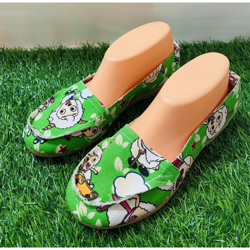 Chinese Shoes With Beautiful Patterns!! | Shopee Malaysia