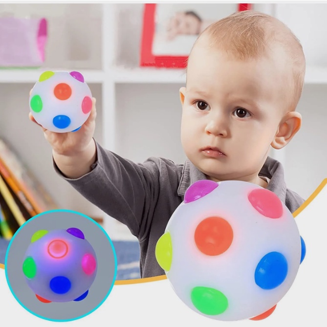 On hand New flash bouncing vibration bouncing ball flash dancing ball