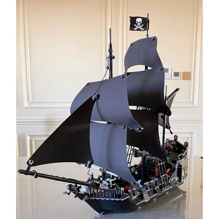 Toy Assembled Black Pearl Ship Model Pirates of the Caribbean Black ...