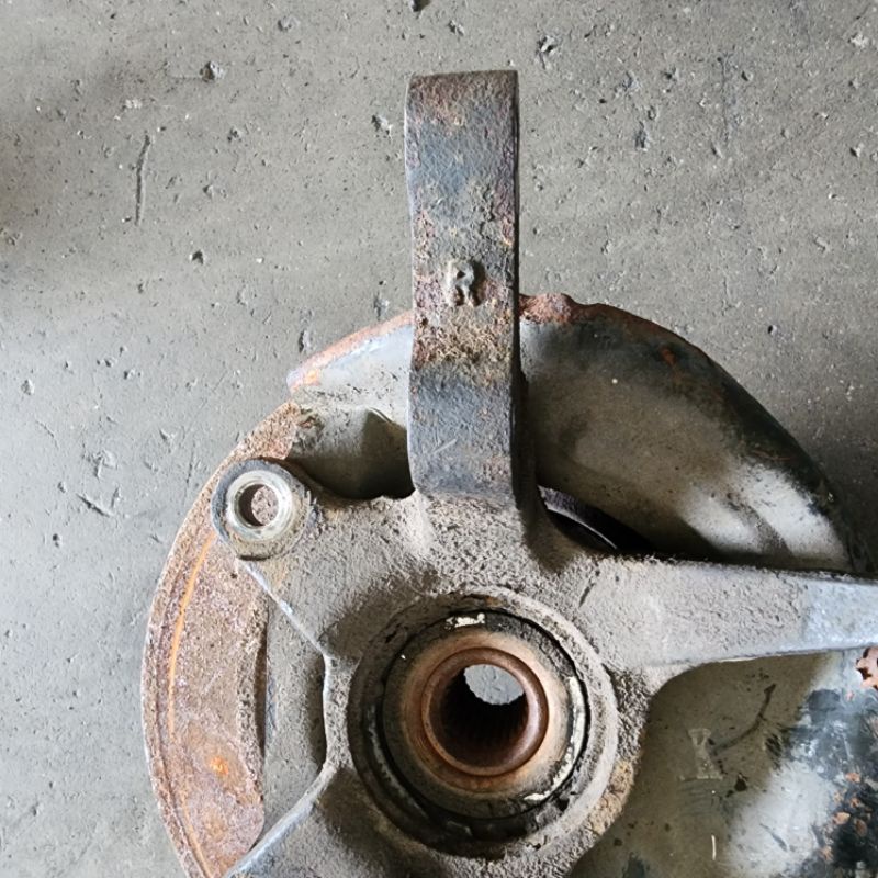 Hyundai Atos 1.0 1.1 knuckle USED with bearing hub | Shopee Malaysia