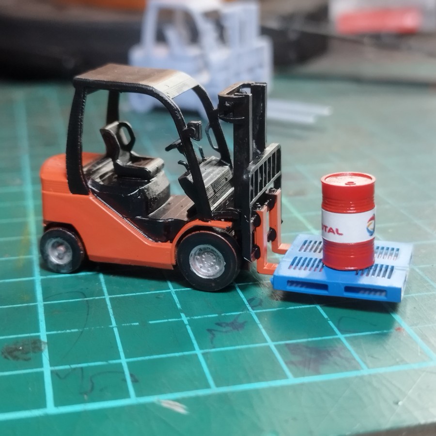 1/64 Scale OYO Forklift - Hotwheels Miniscale Diecast Diorama ...