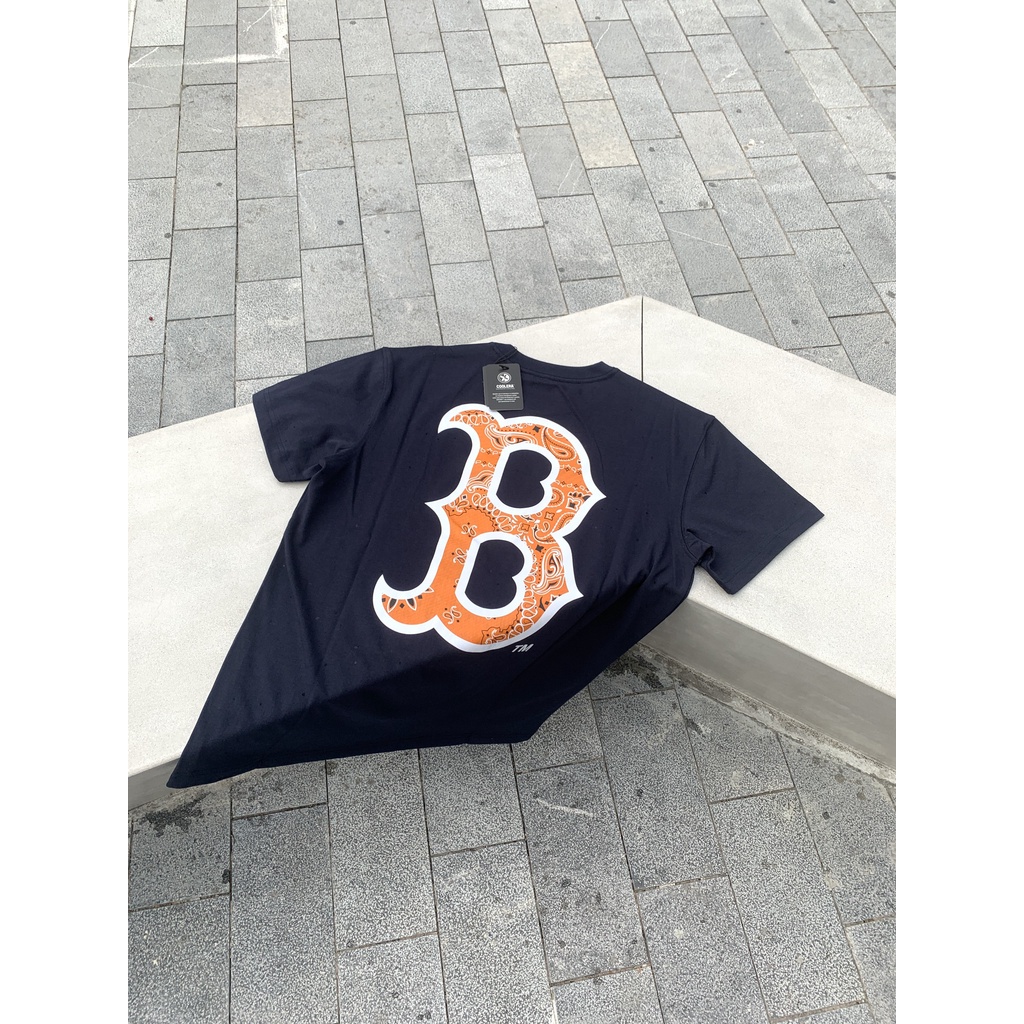 Official New Era Boston Red Sox MLB Team Logo Metallic Print Black T-Shirt  B4459_253 B4459_253